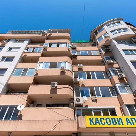 Апартамент Yono - Spacious 2-bedroom Near Center & Stadium *