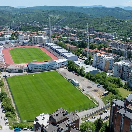 Yono - Spacious 2-bedroom Near Center & Stadium * Велико Търново