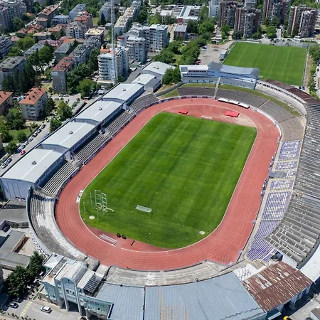 Yono - Spacious 2-bedroom Near Center & Stadium Апартамент *
