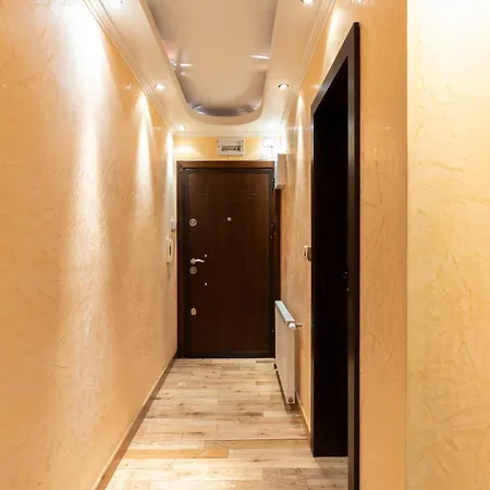 Апартамент Yono - Spacious 2-bedroom Near Center & Stadium *