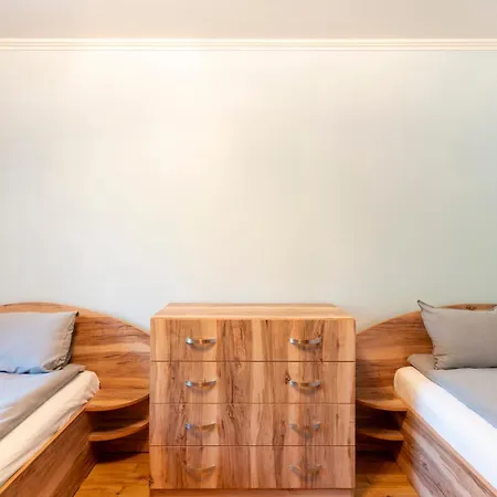 Yono - Spacious 2-bedroom Near Center & Stadium Апартамент