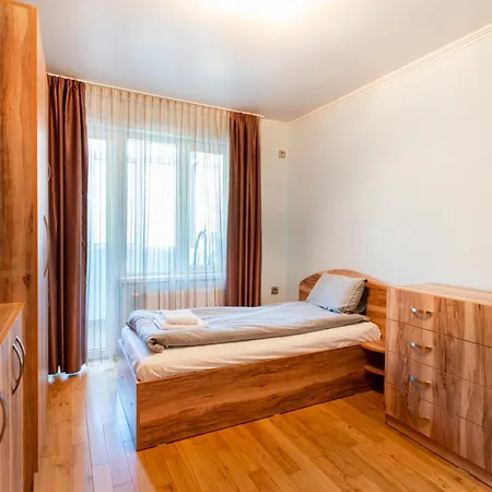 Апартамент Yono - Spacious 2-bedroom Near Center & Stadium