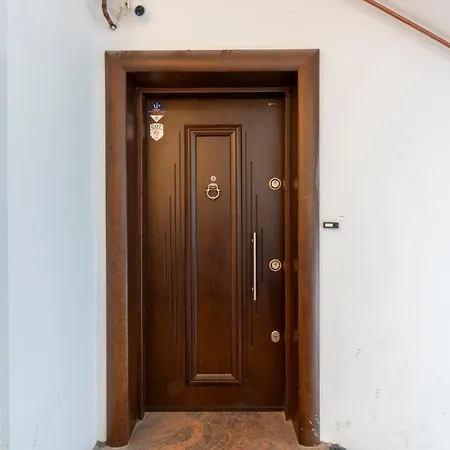 Yono - Spacious 2-bedroom Near Center & Stadium Велико Търново