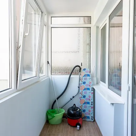 Yono - Spacious 2-bedroom Near Center & Stadium Апартамент